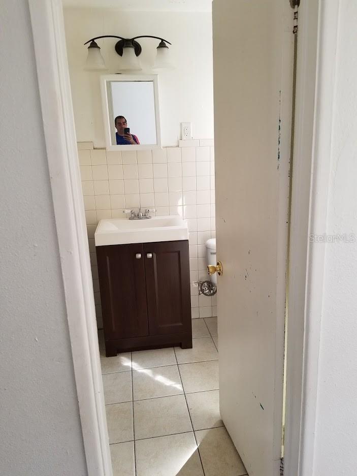 Image 7 of 8 For 7039 Aurora Drive