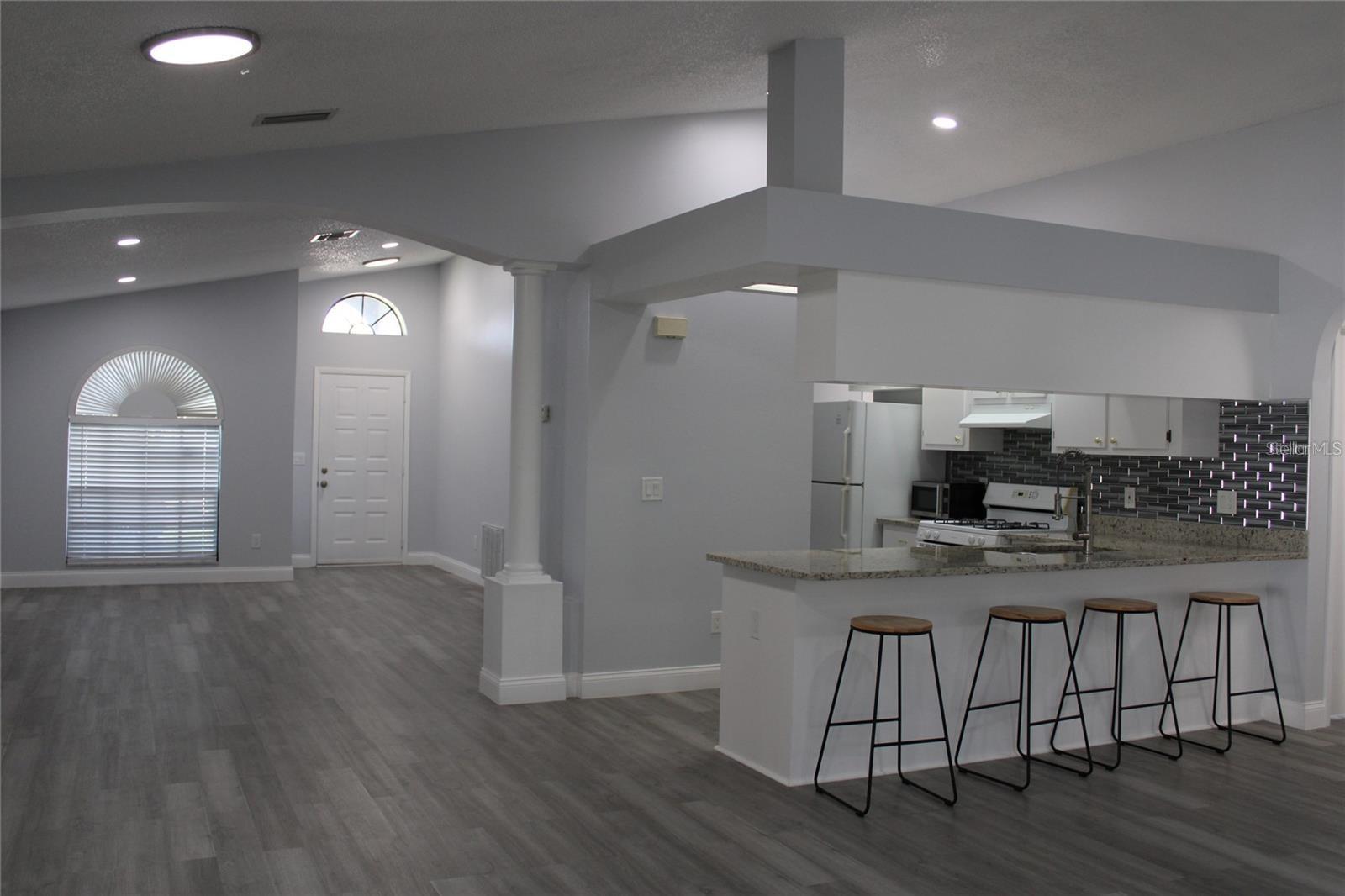 Image 3 of 6 For 3801 105th Avenue N