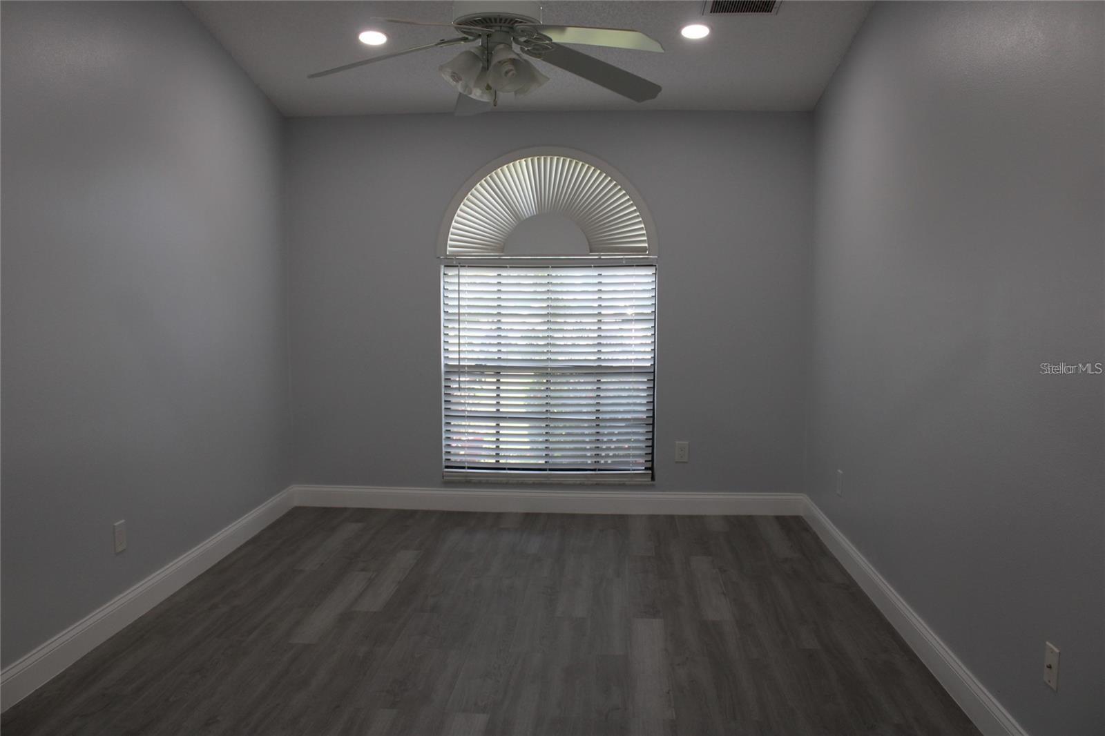 Image 4 of 6 For 3801 105th Avenue N