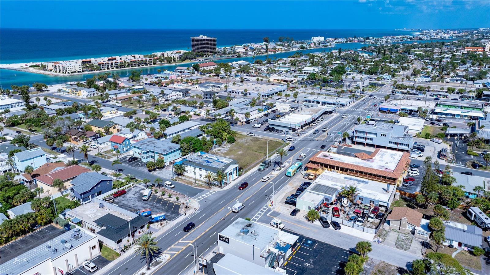 Image 11 of 21 For 7210 Gulf Boulevard