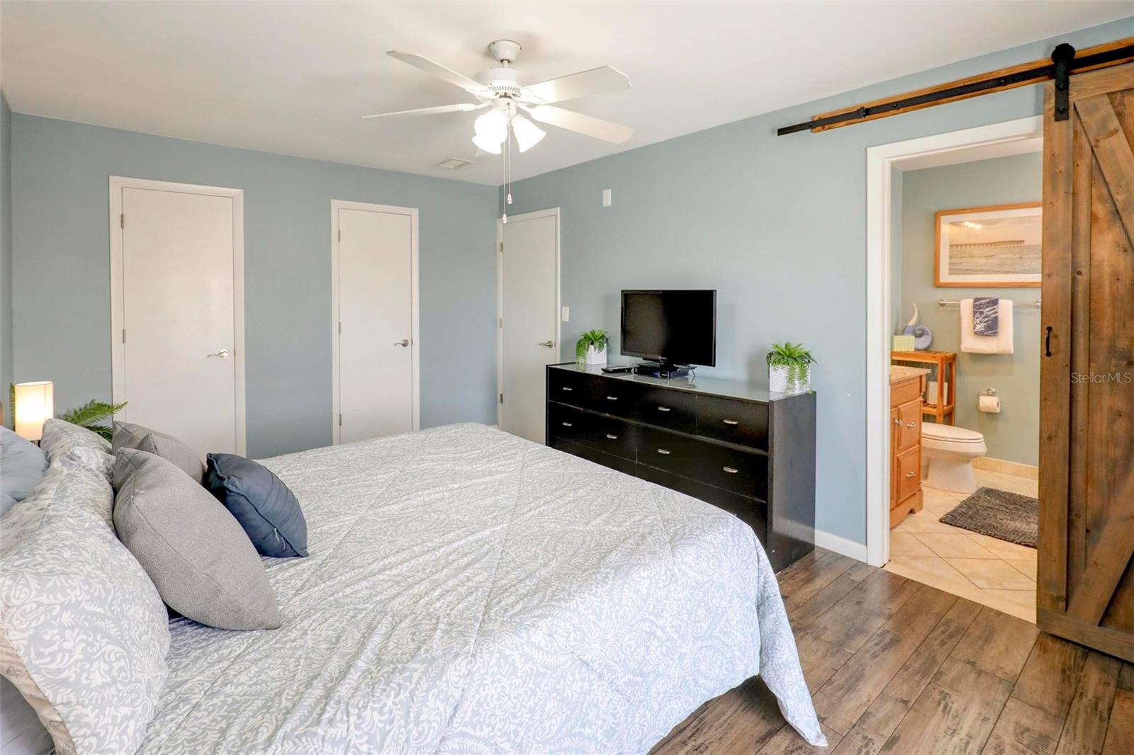 Image 30 of 55 For 8911 Blind Pass Road 321