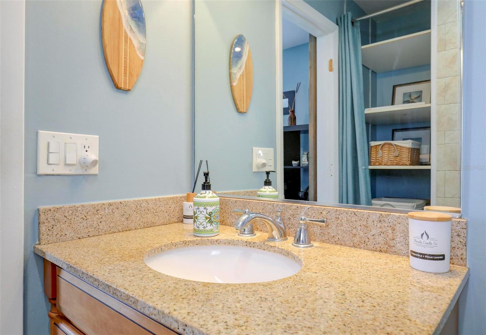 Image 35 of 55 For 8911 Blind Pass Road 321