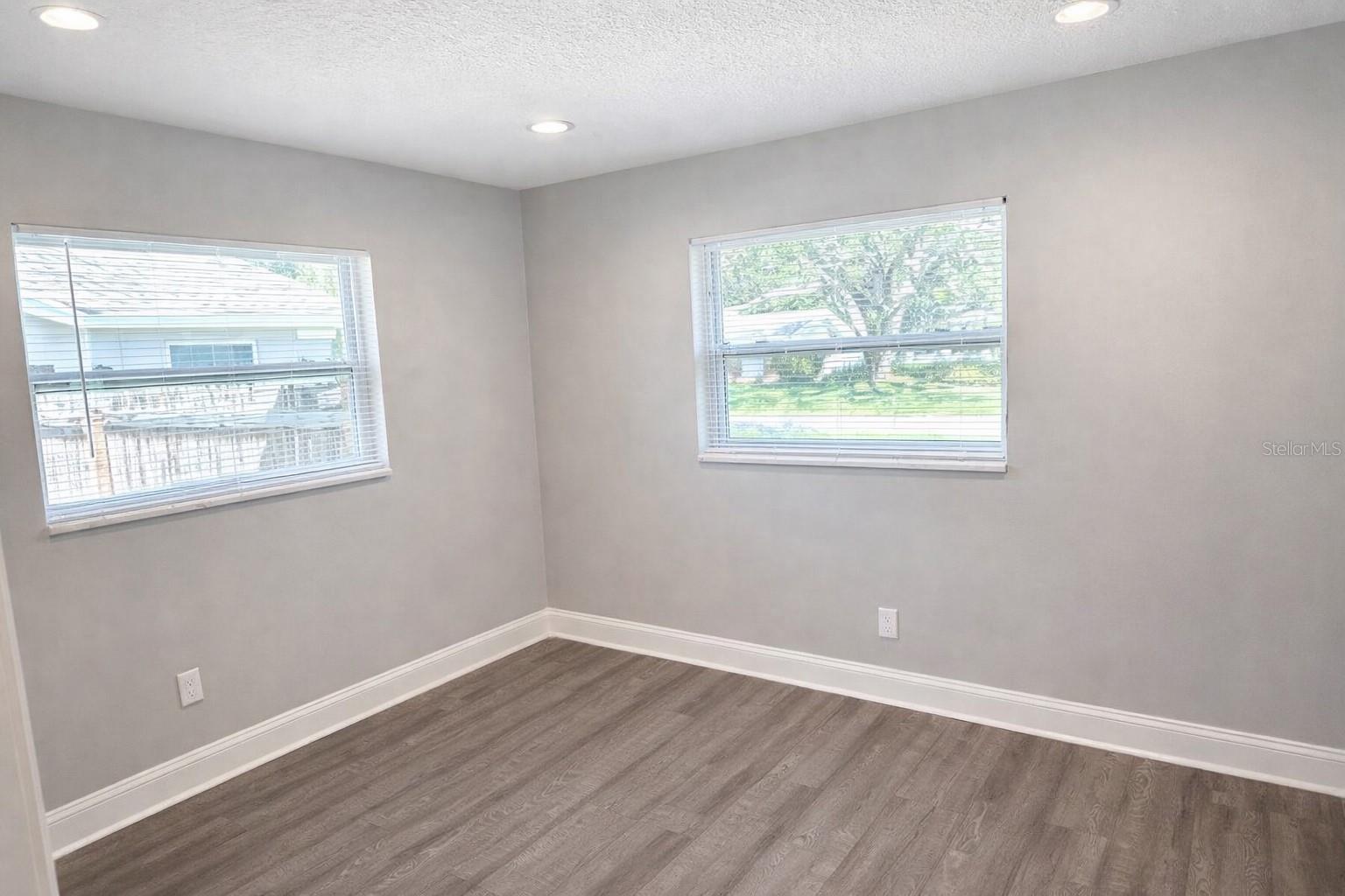 Image 10 of 14 For 6460 33rd Avenue N