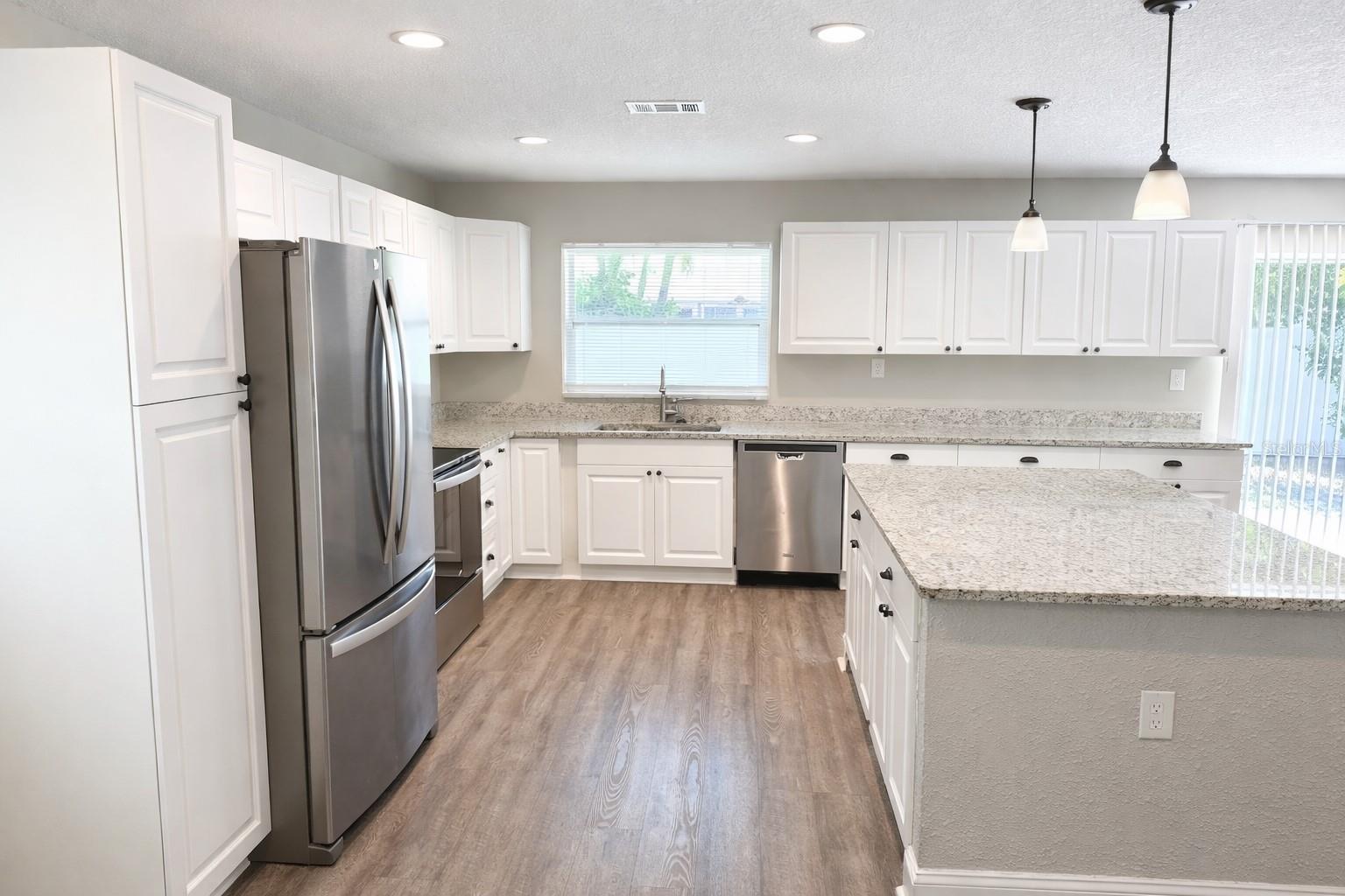 Image 3 of 14 For 6460 33rd Avenue N