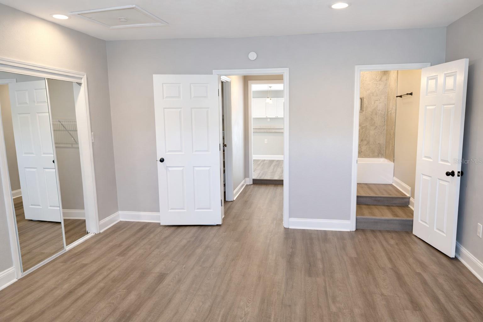 Image 7 of 14 For 6460 33rd Avenue N