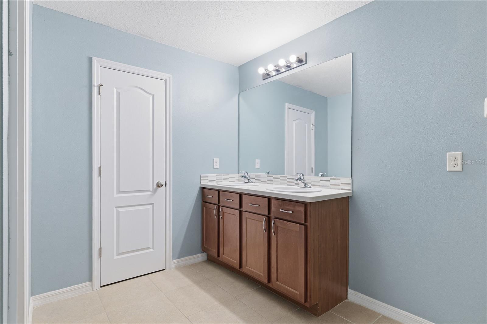 Image 17 of 42 For 13755 Covey Run Place