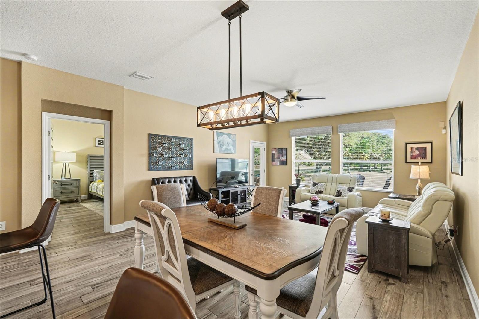 Listing photo id 8 for 2134 Barracuda Court