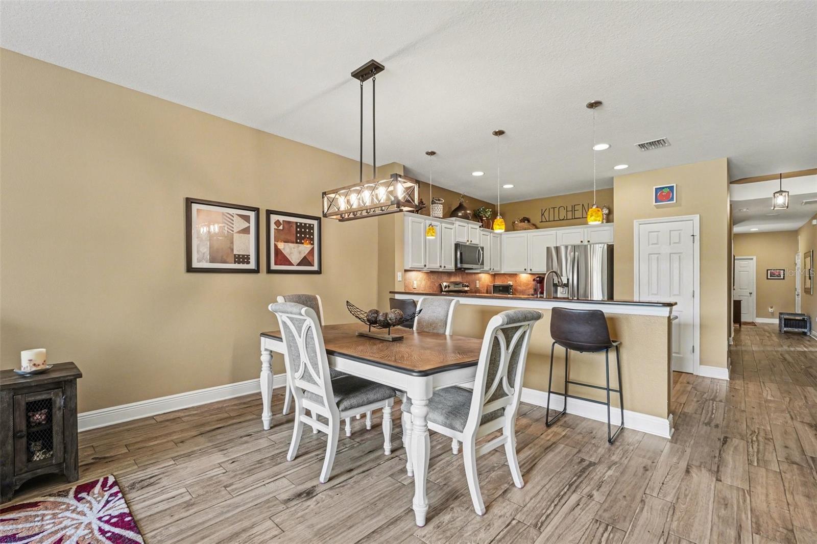 Listing photo id 9 for 2134 Barracuda Court