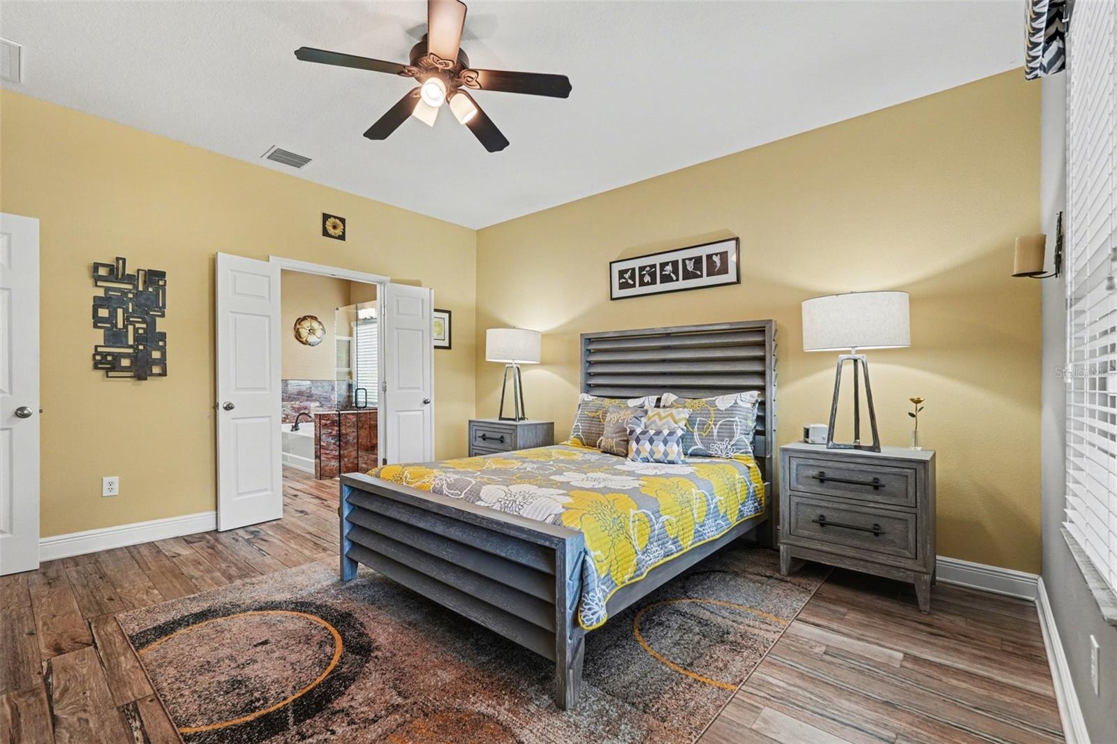 Listing photo id 17 for 2134 Barracuda Court