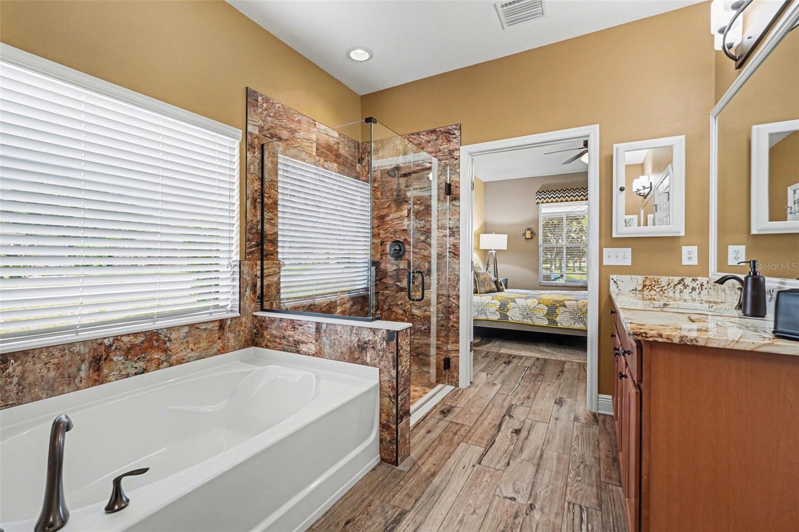 Listing photo id 23 for 2134 Barracuda Court