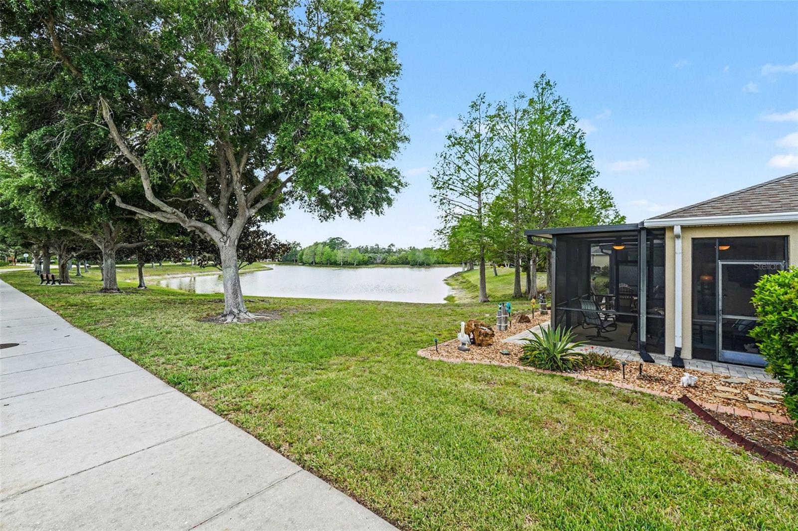 Listing photo id 29 for 2134 Barracuda Court
