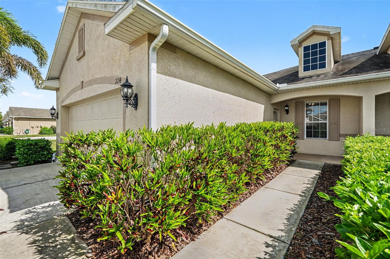 Listing photo id 2 for 2134 Barracuda Court