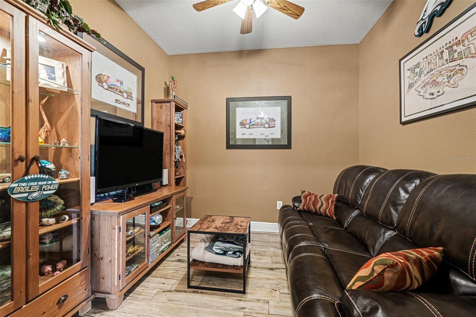 Listing photo id 6 for 2134 Barracuda Court