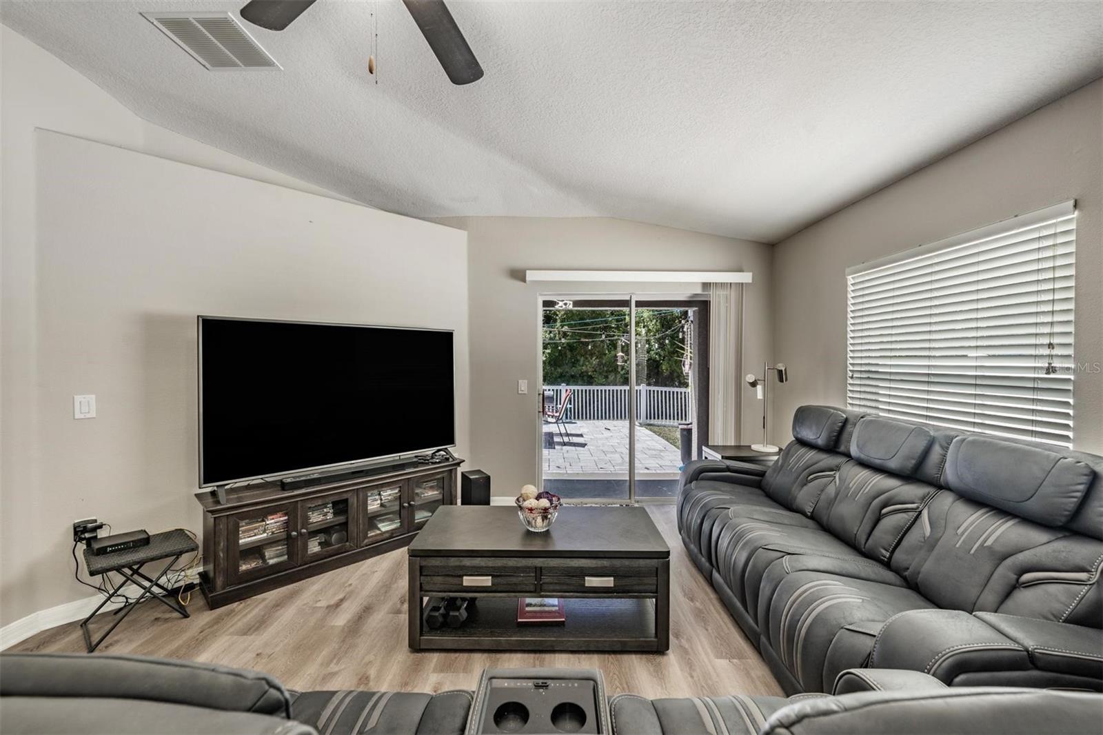 Image 4 of 43 For 12715 White Bluff Road