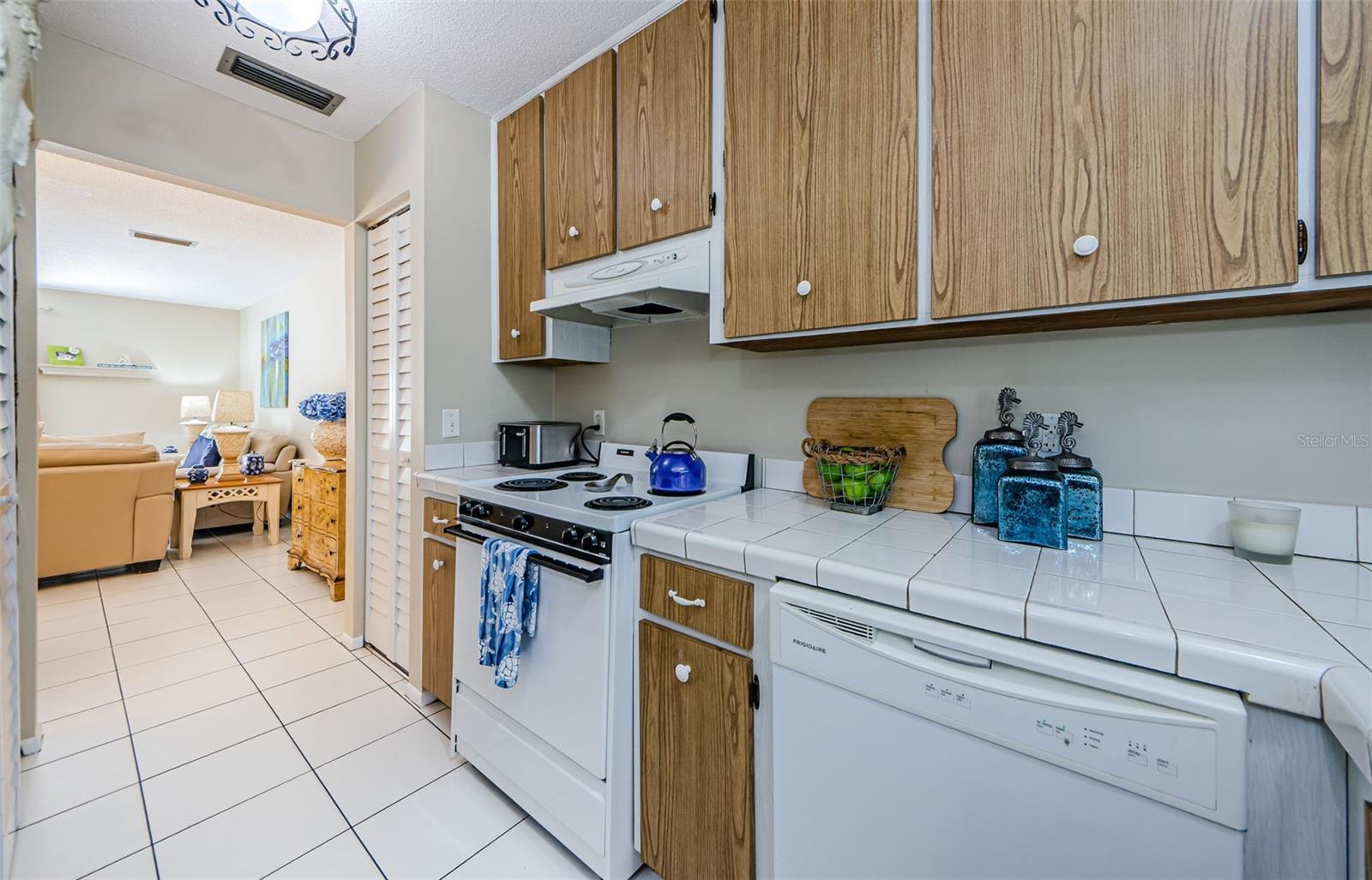 Image 18 of 44 For 2700 Bayshore Boulevard 580