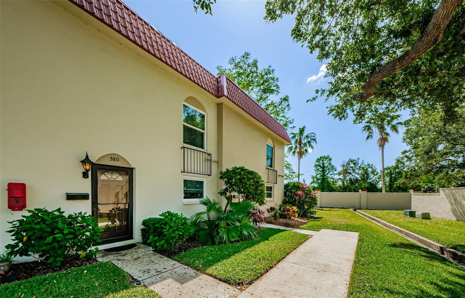 Image 3 of 44 For 2700 Bayshore Boulevard 580
