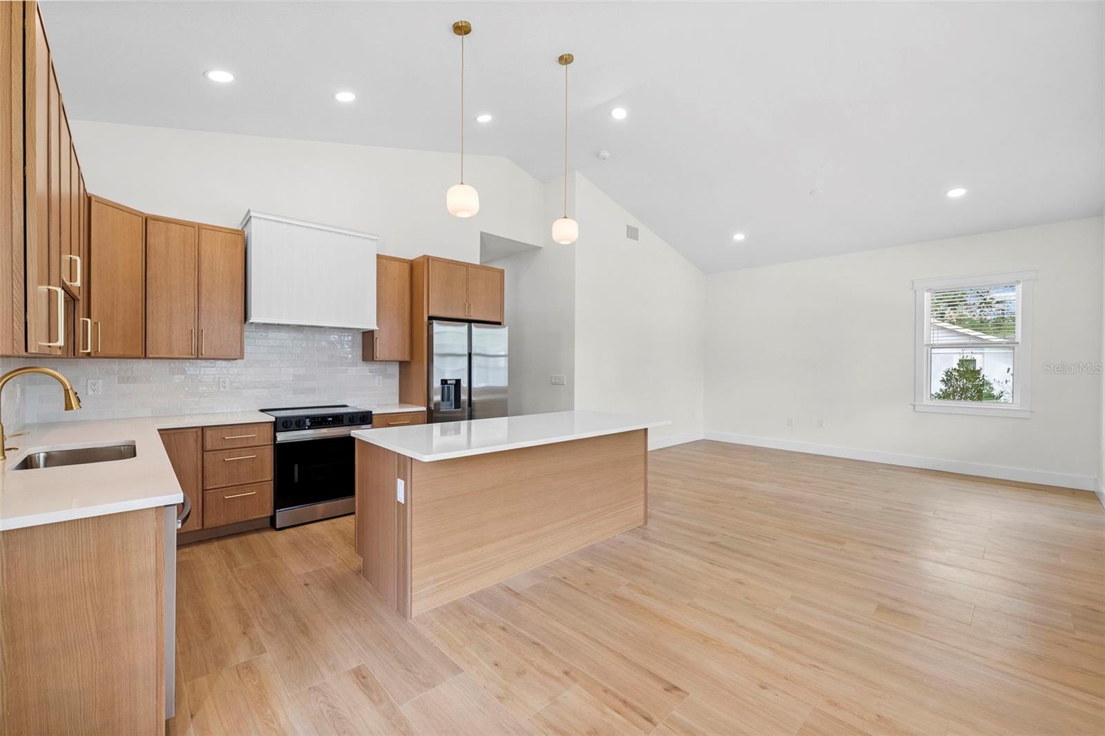 Image 12 of 44 For 1712 Comanche Avenue