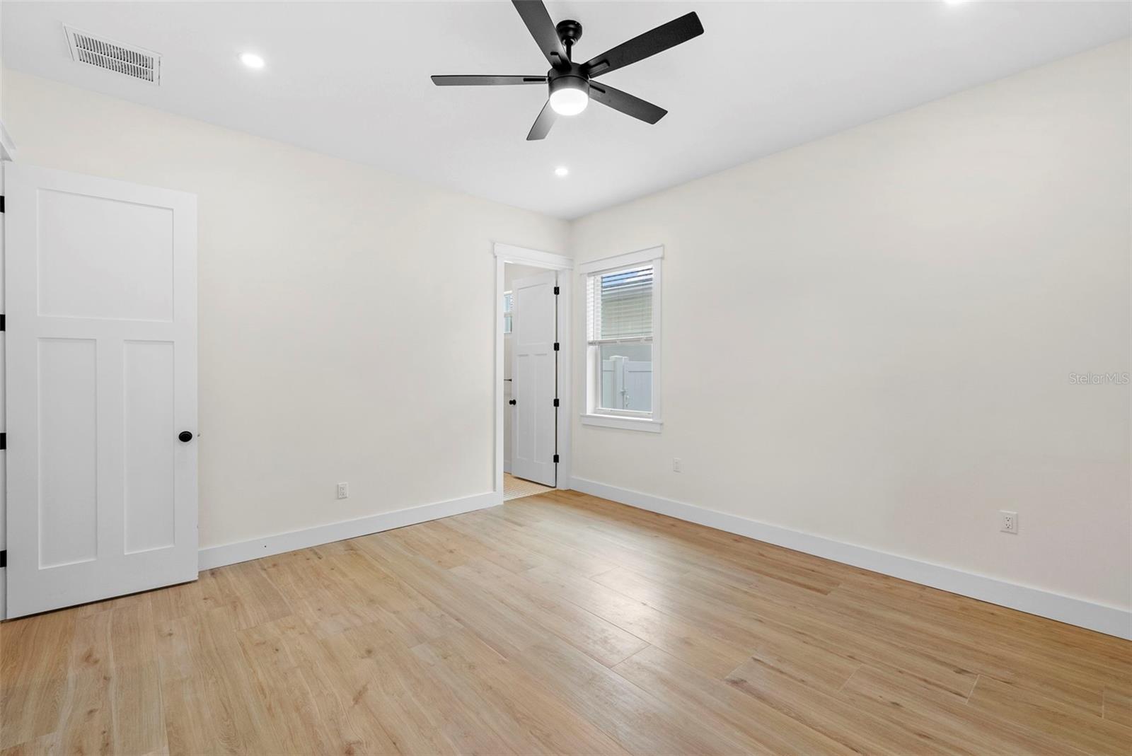 Image 24 of 44 For 1712 Comanche Avenue