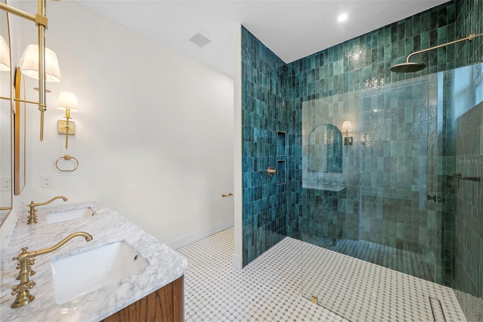 Image 25 of 44 For 1712 Comanche Avenue