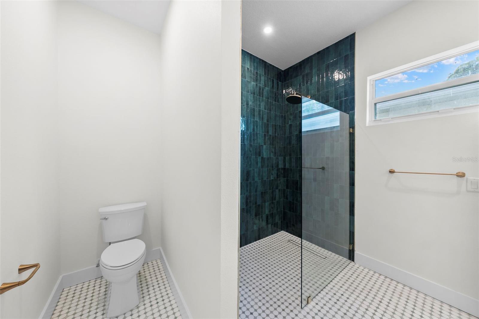 Image 30 of 44 For 1712 Comanche Avenue