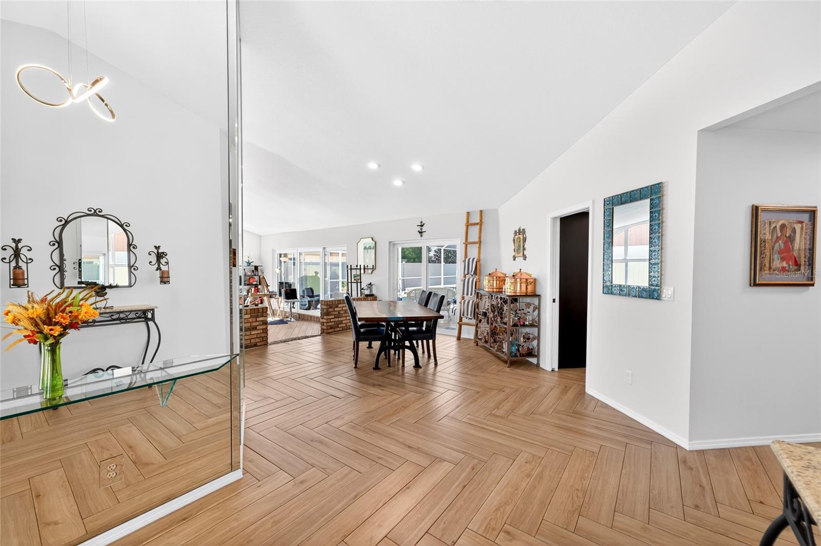 Image 10 of 64 For 14067 Joel Court