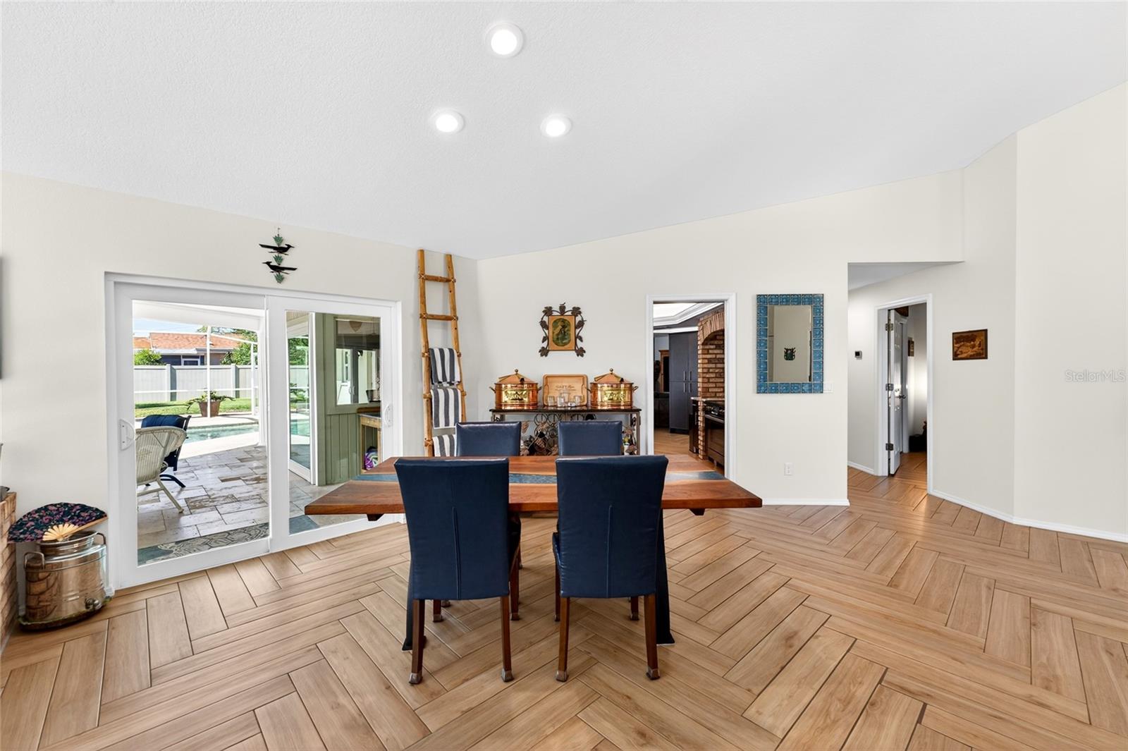 Image 12 of 64 For 14067 Joel Court