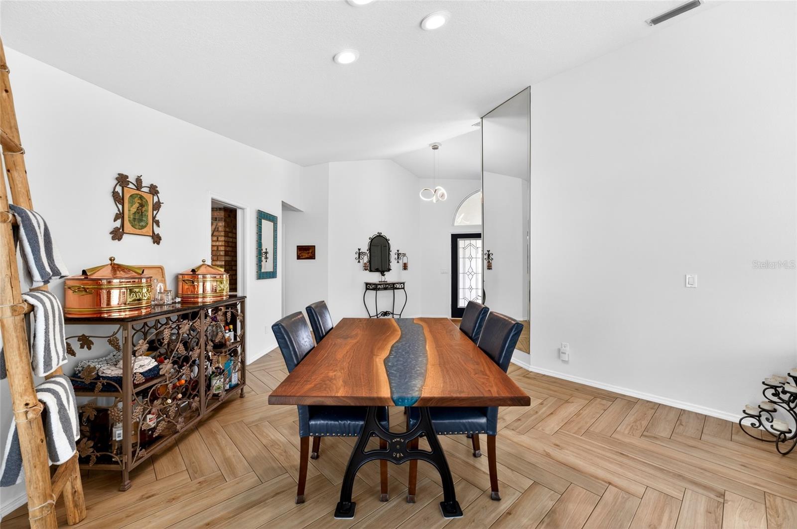 Image 13 of 64 For 14067 Joel Court