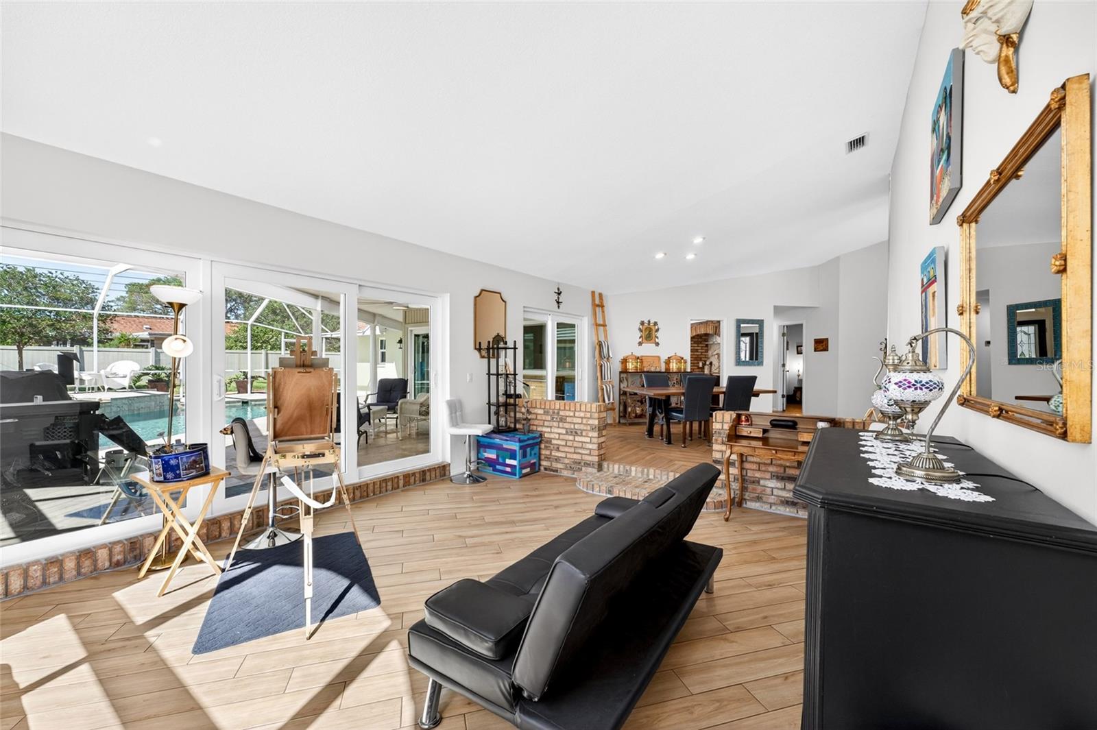 Image 15 of 64 For 14067 Joel Court