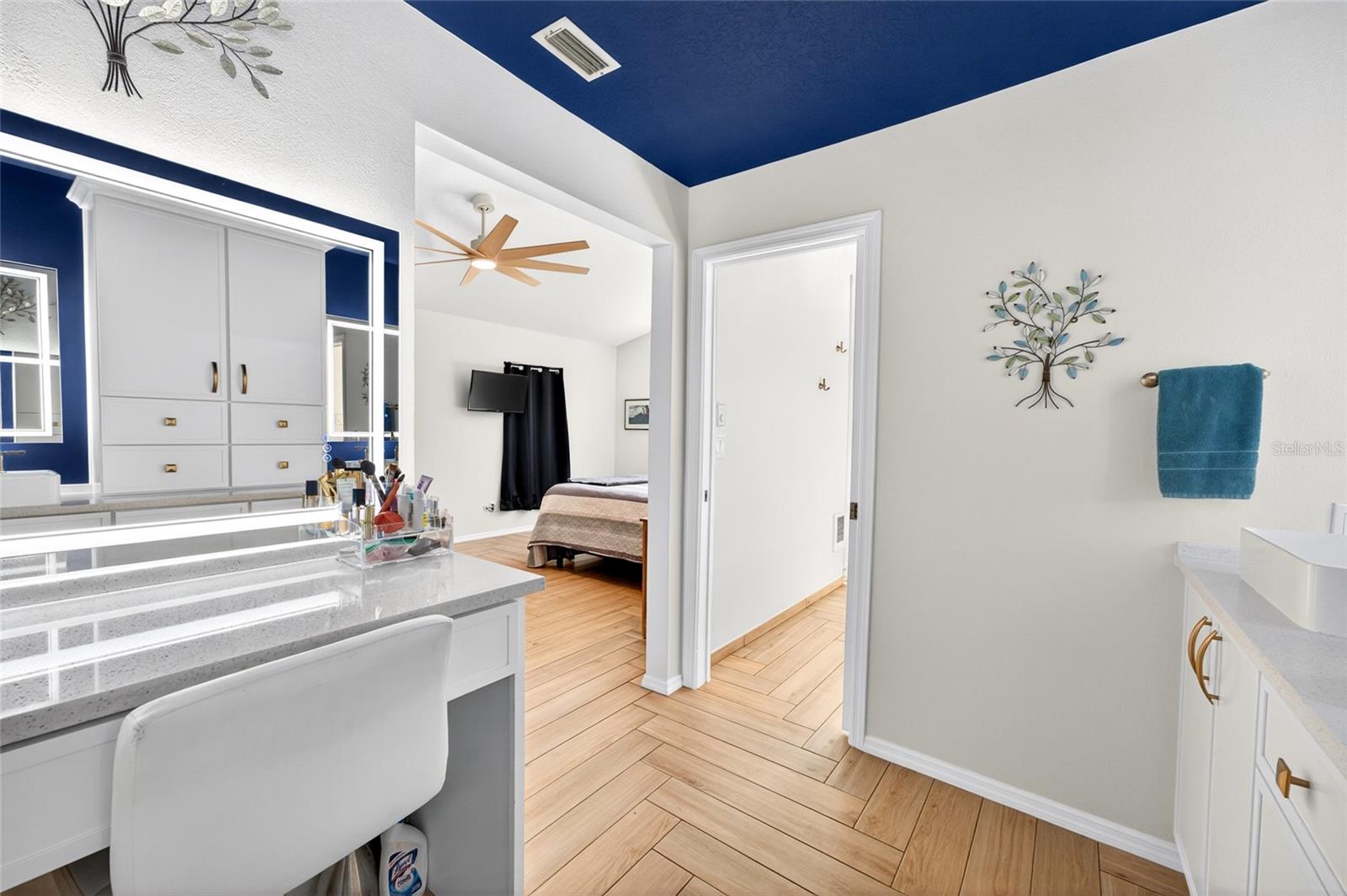 Image 20 of 64 For 14067 Joel Court