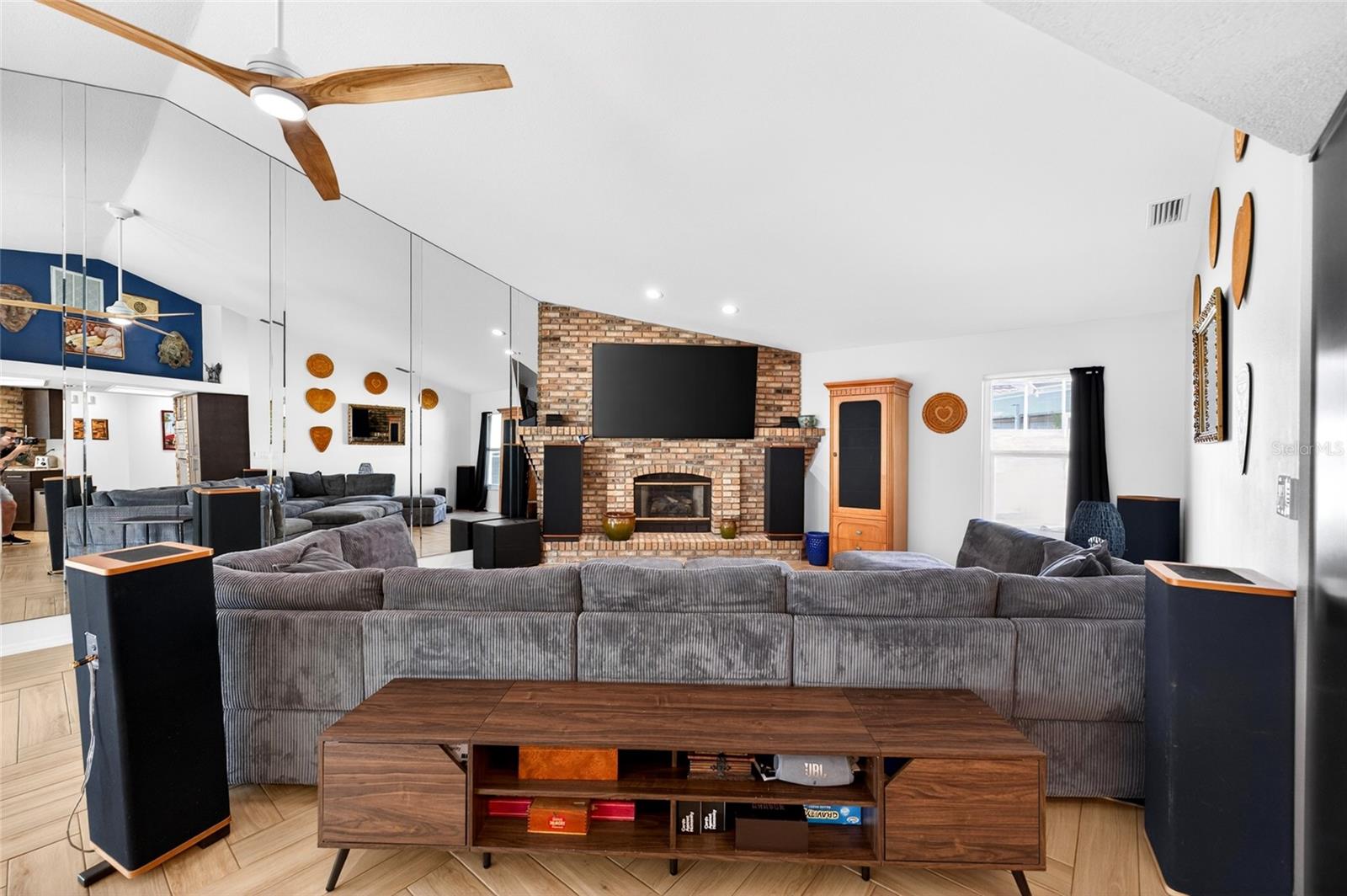 Image 34 of 64 For 14067 Joel Court