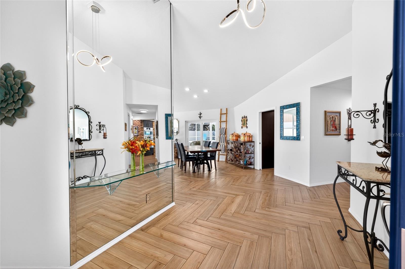 Image 9 of 64 For 14067 Joel Court