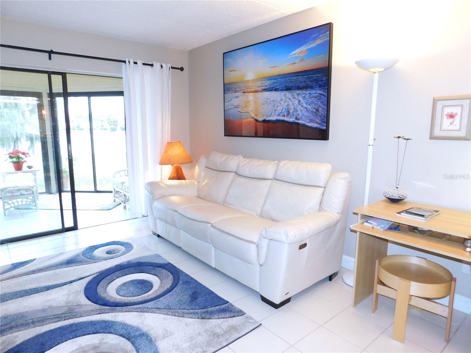 Image 11 of 32 For 207 Woodlake Wynde  207