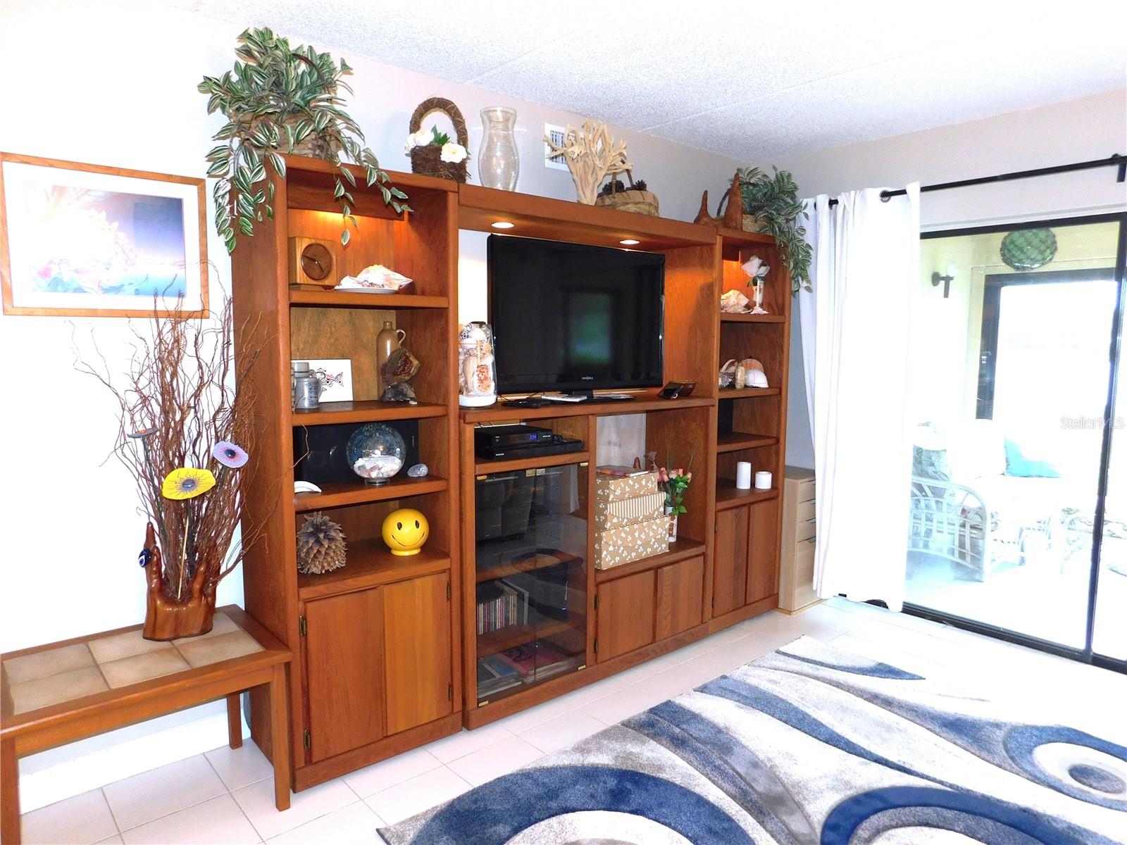 Image 12 of 32 For 207 Woodlake Wynde  207