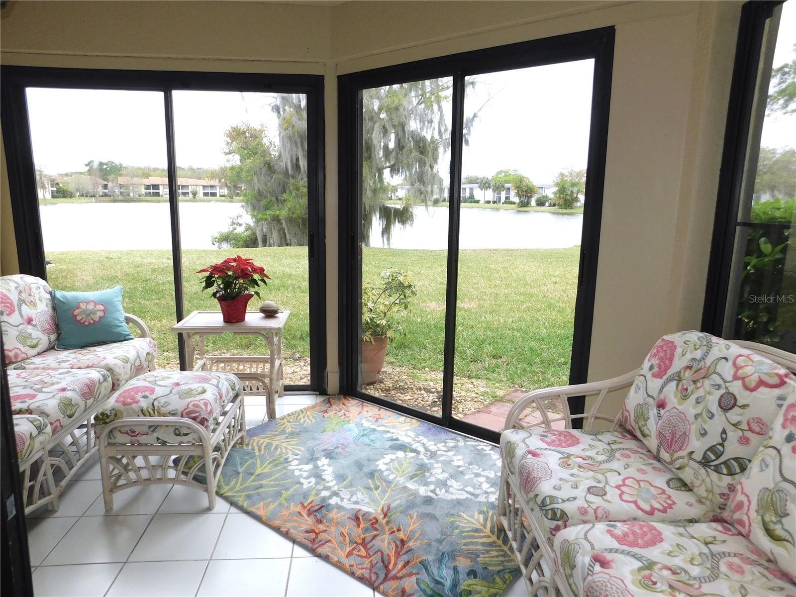 Image 13 of 32 For 207 Woodlake Wynde  207