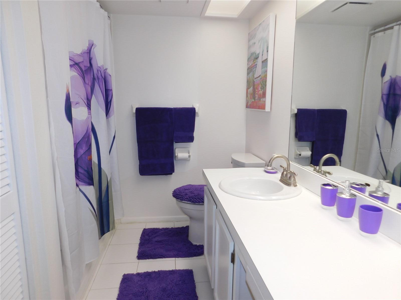 Image 17 of 32 For 207 Woodlake Wynde  207