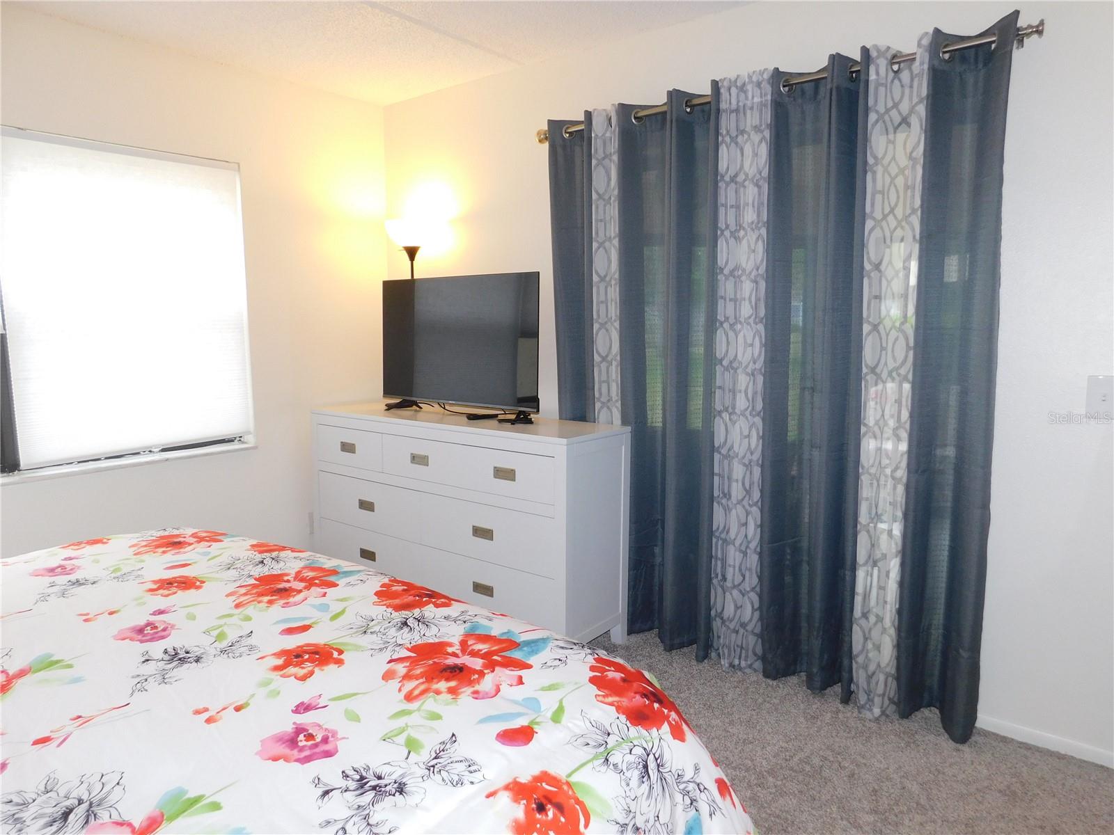 Image 18 of 32 For 207 Woodlake Wynde  207