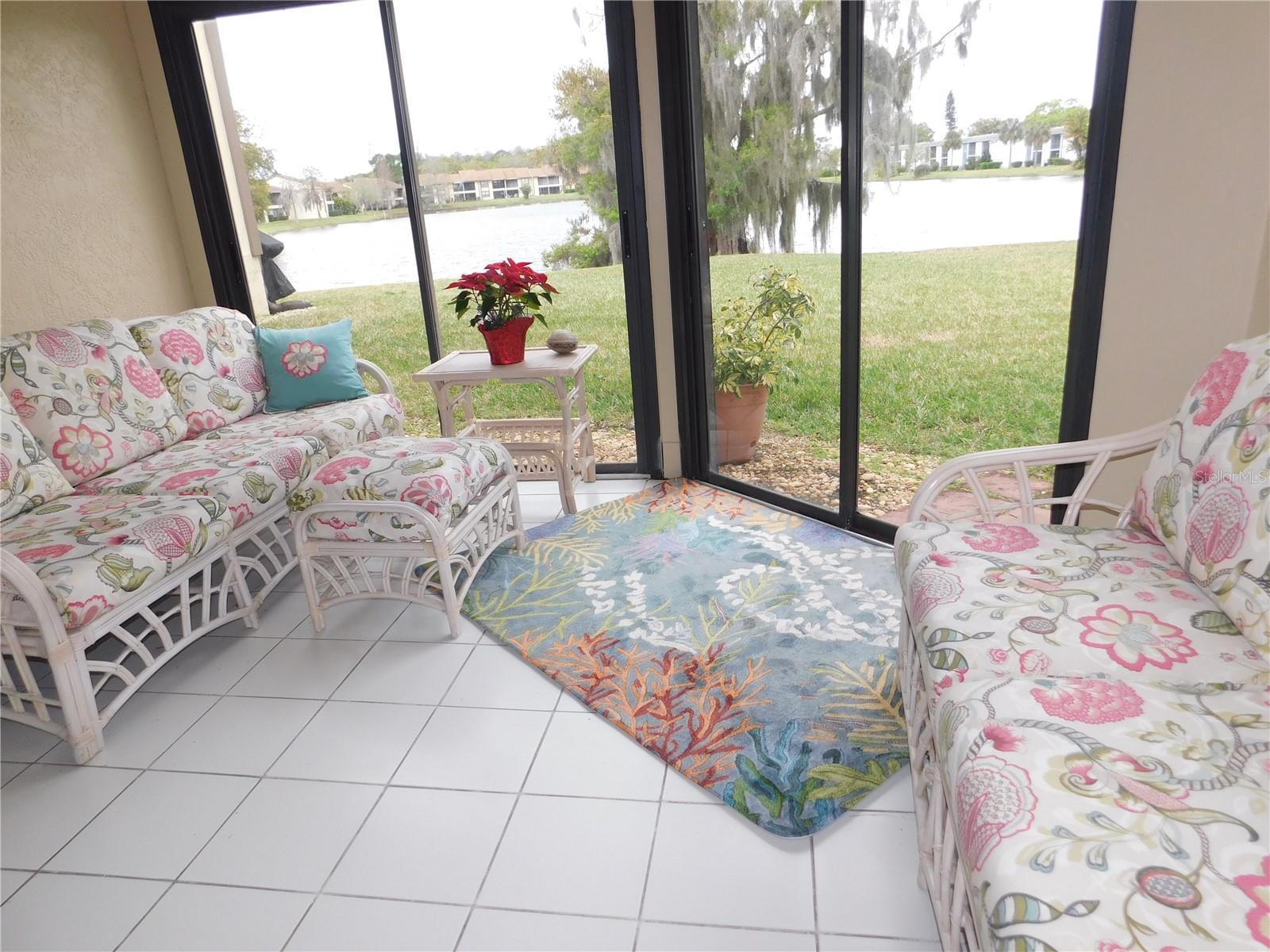 Image 23 of 32 For 207 Woodlake Wynde  207