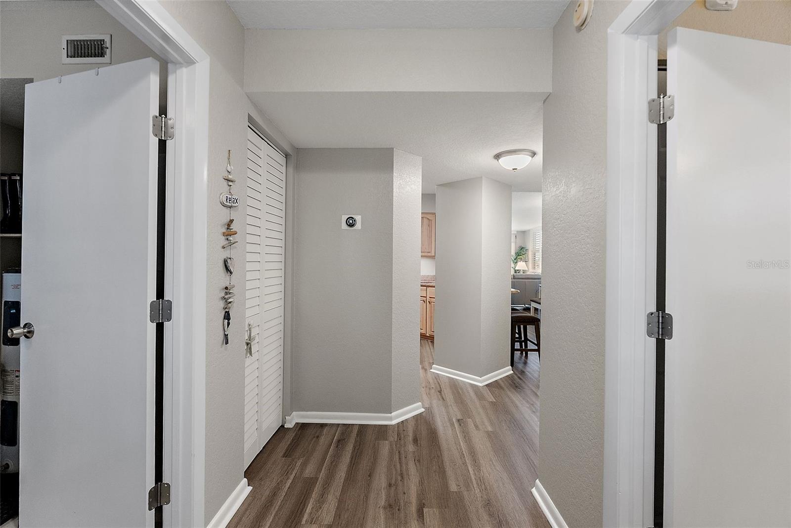 Image 8 of 28 For 6085 Bahia Del Mar Circle 272