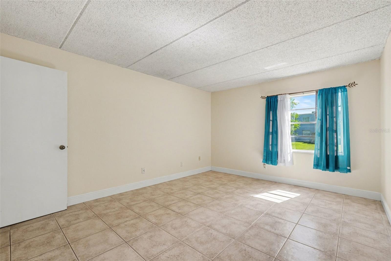 Image 14 of 30 For 2845 Somerset Park Drive 101