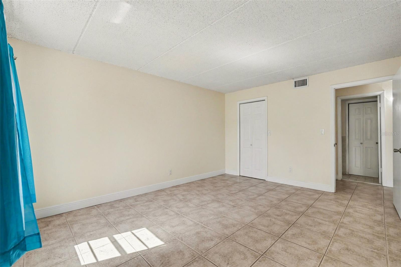 Image 15 of 30 For 2845 Somerset Park Drive 101