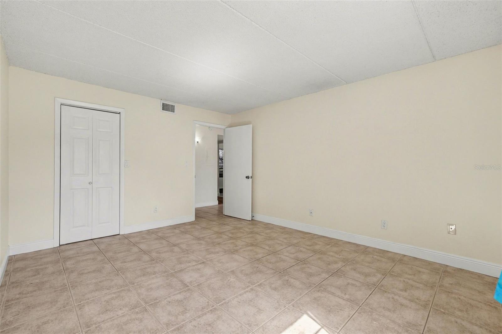 Image 16 of 30 For 2845 Somerset Park Drive 101