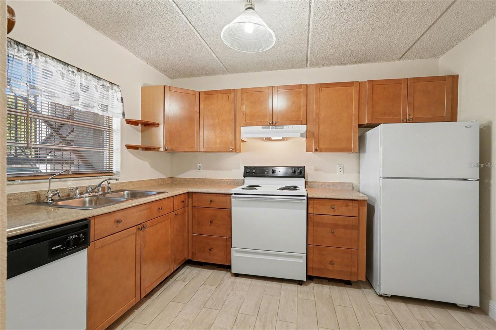 Image 9 of 30 For 2845 Somerset Park Drive 101