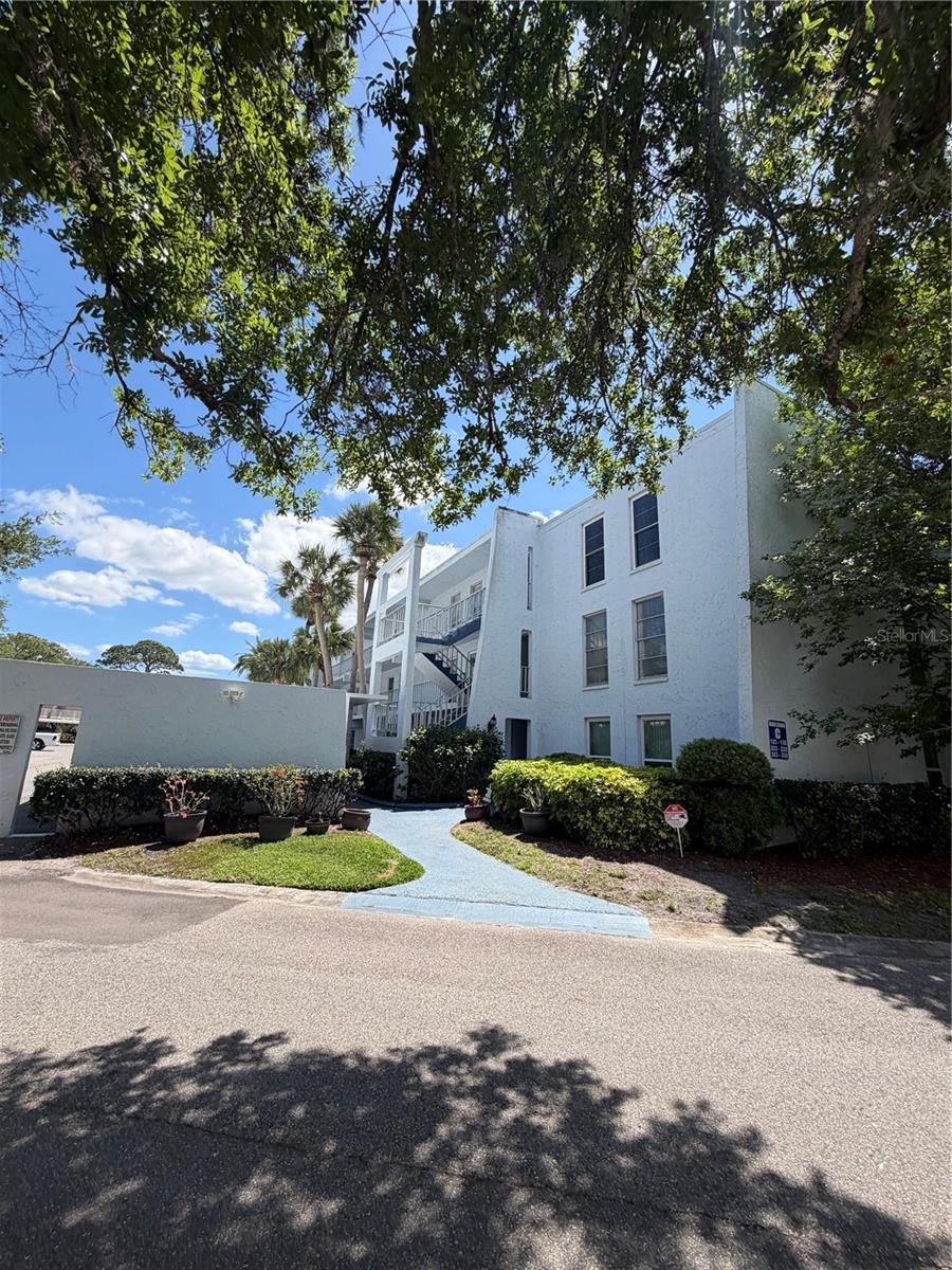 Details for 225 Country Club Drive C330, LARGO, FL 33771