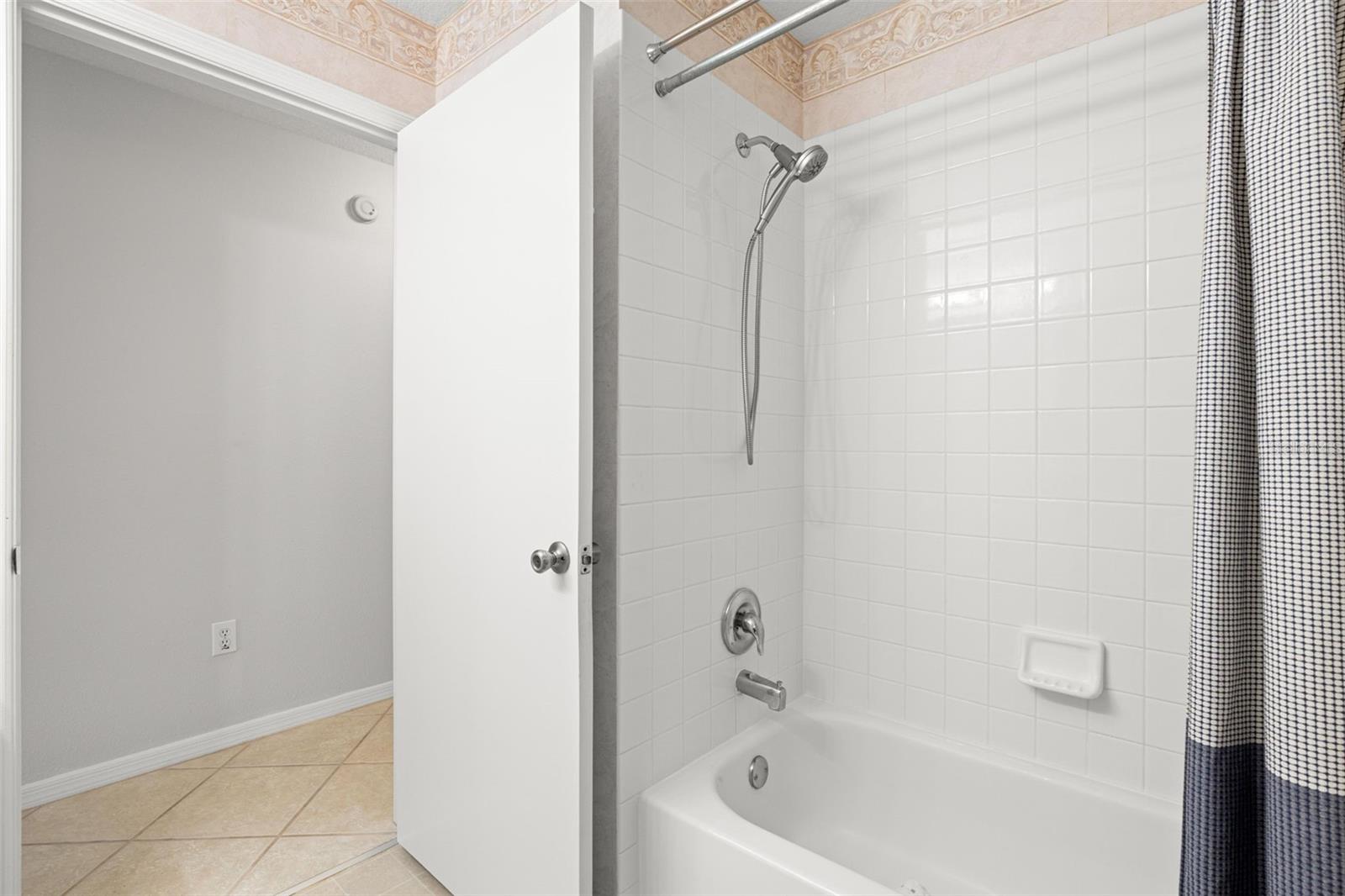 Image 33 of 38 For 1620 Navigator Lane