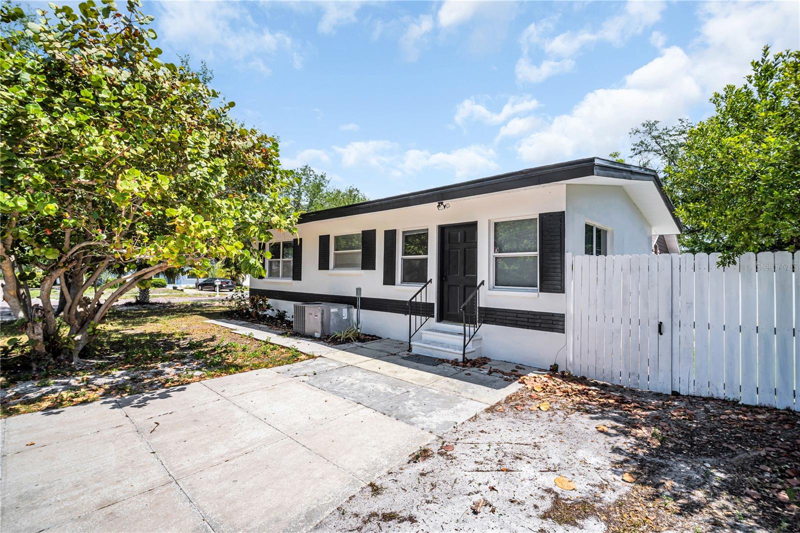 Image 13 of 18 For 1001 Jasmine Way