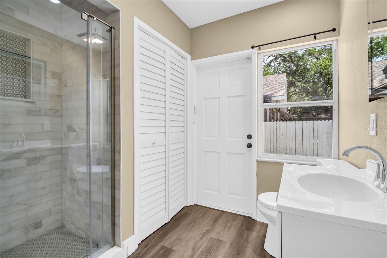 Image 6 of 18 For 1001 Jasmine Way