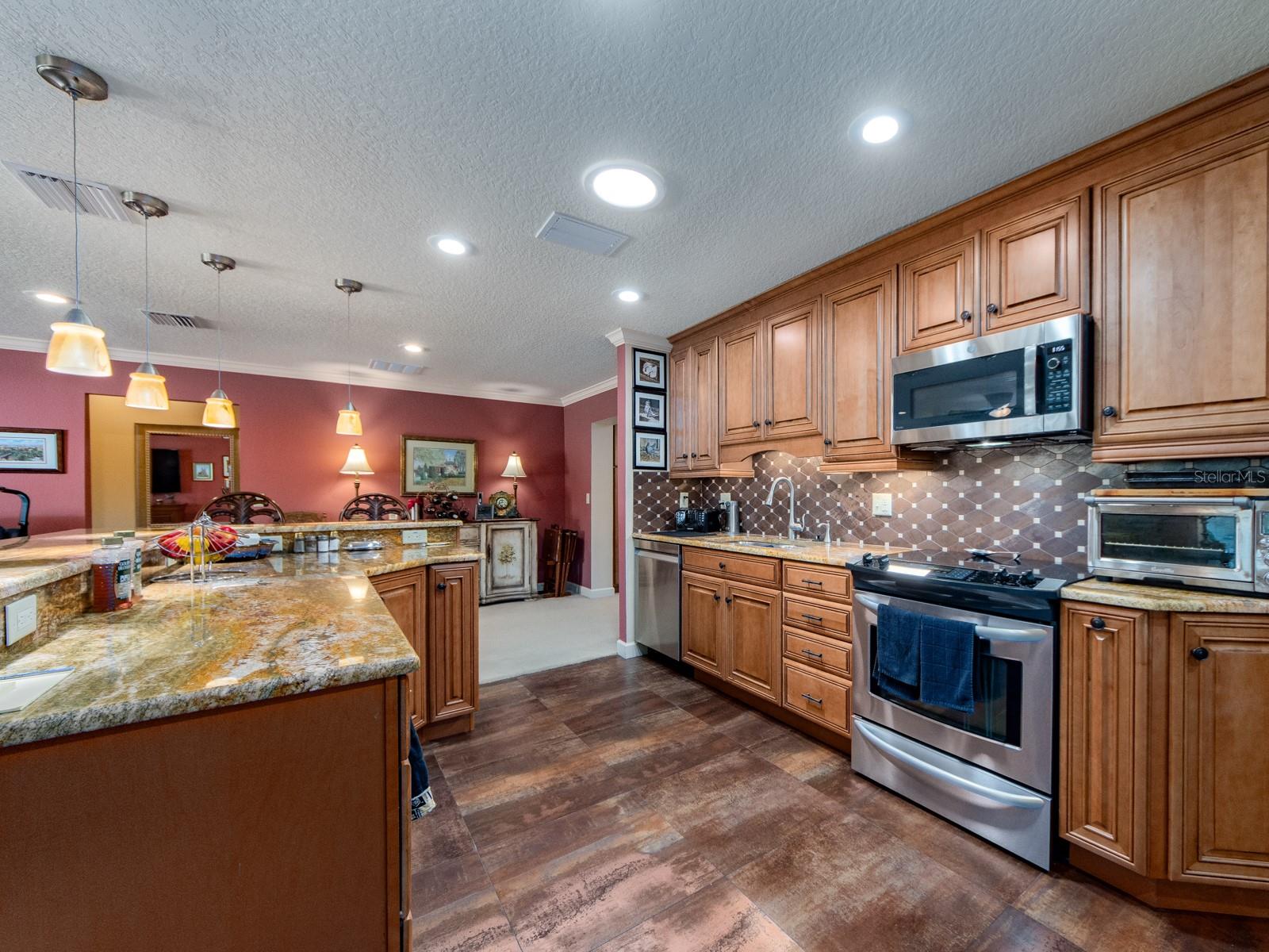 Image 14 of 43 For 9227 143rd Street