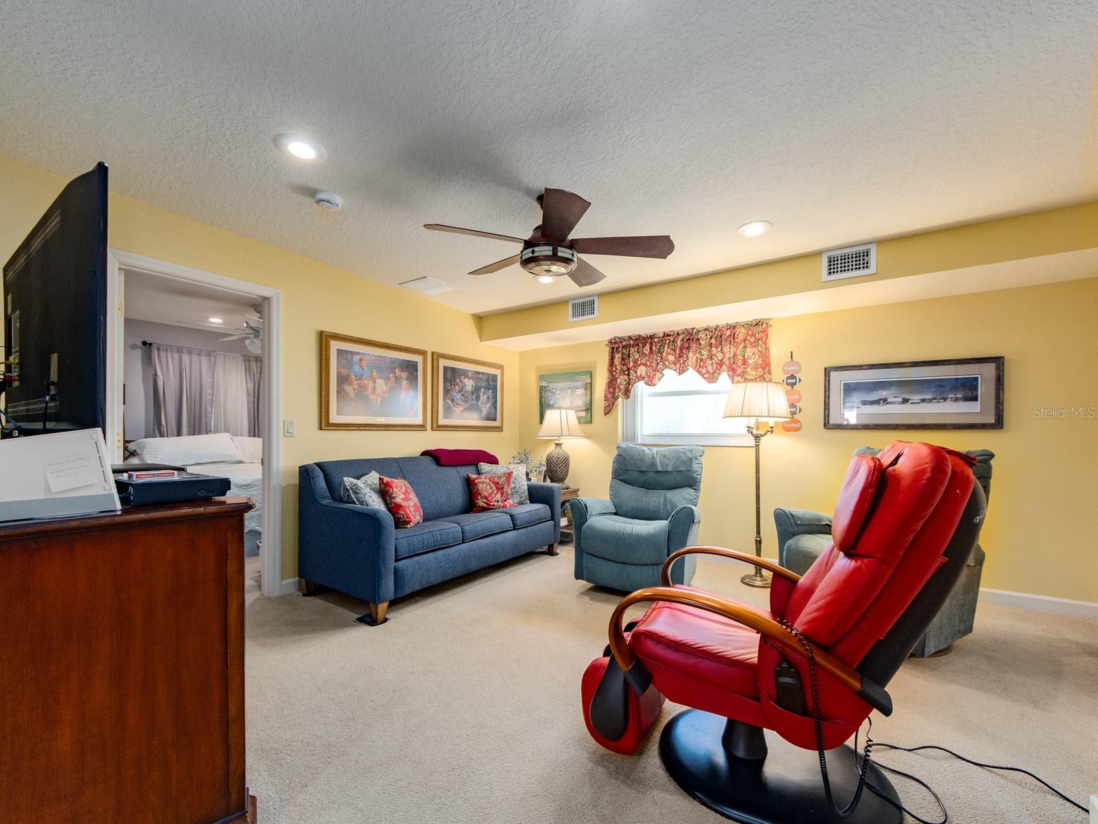 Image 24 of 43 For 9227 143rd Street