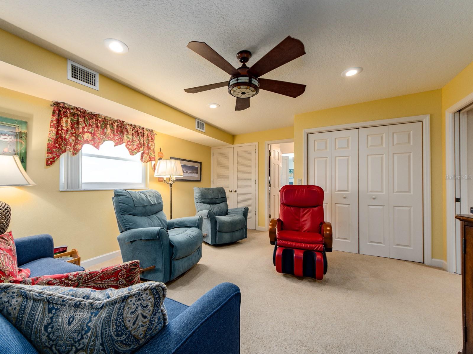 Image 25 of 43 For 9227 143rd Street