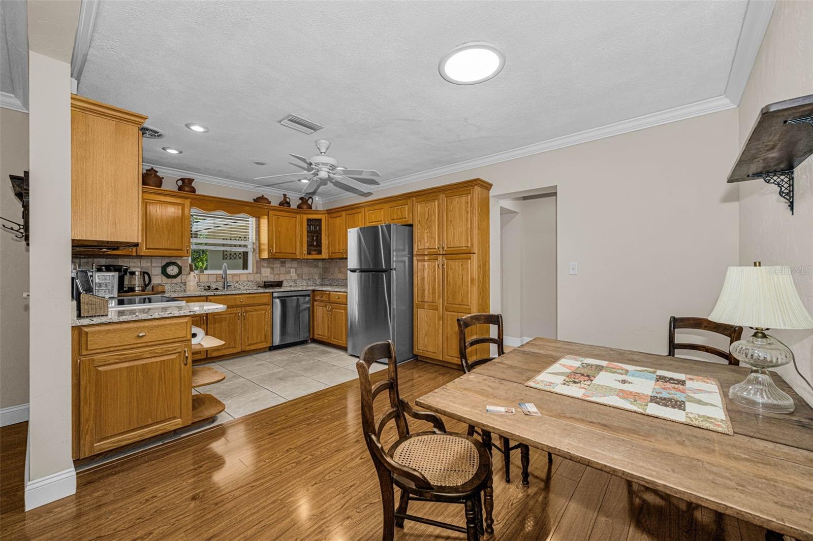 Image 15 of 70 For 253 Park Circle S